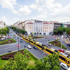 Avenue Hungria